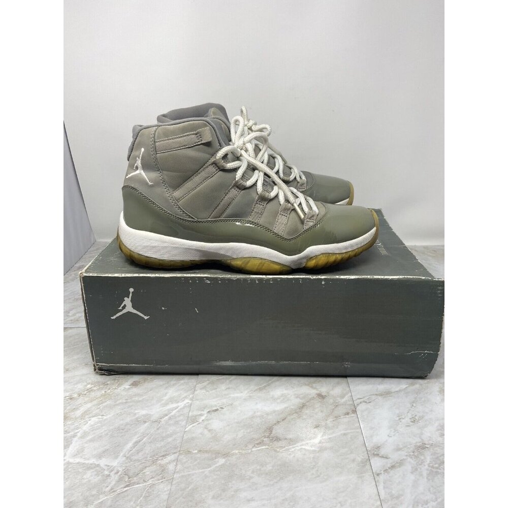Size 10.5 - Air Jordan 11 Retro 2010 Cool Grey Damage Box